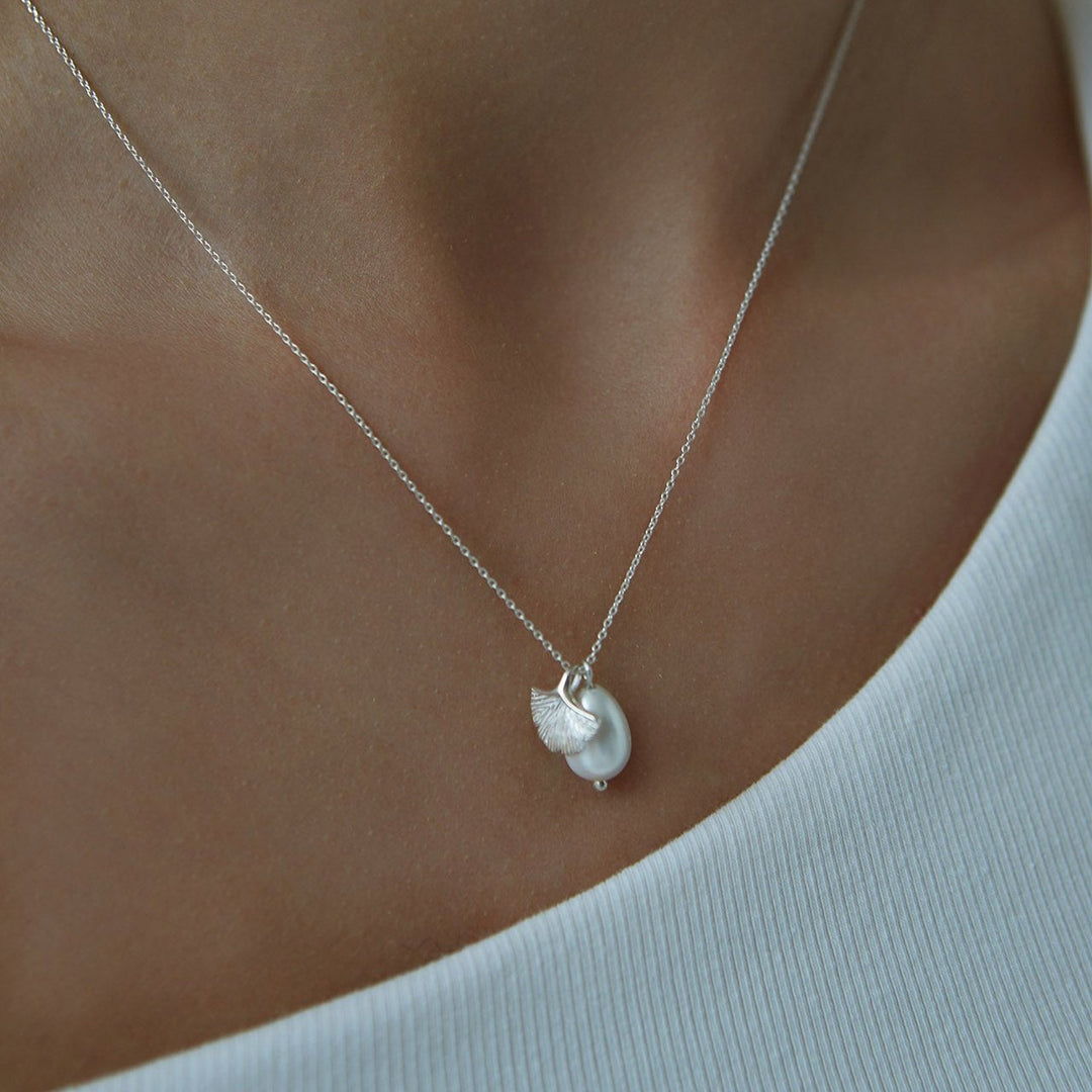 Necklace "Pearl and Leaf" 925 Silver